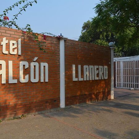 Hotel Balcon Llanero Кукута Экстерьер фото
